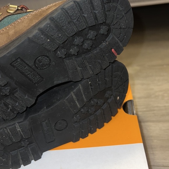 Timberland 6 inch Field Boots Toddler Size 9 Unisex - Picture 7 of 8